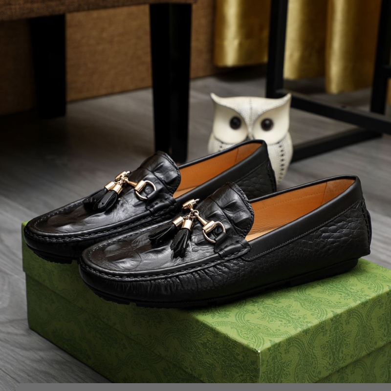 G*u*i leather shoes